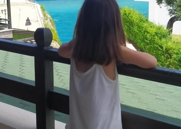 Iris Apartments