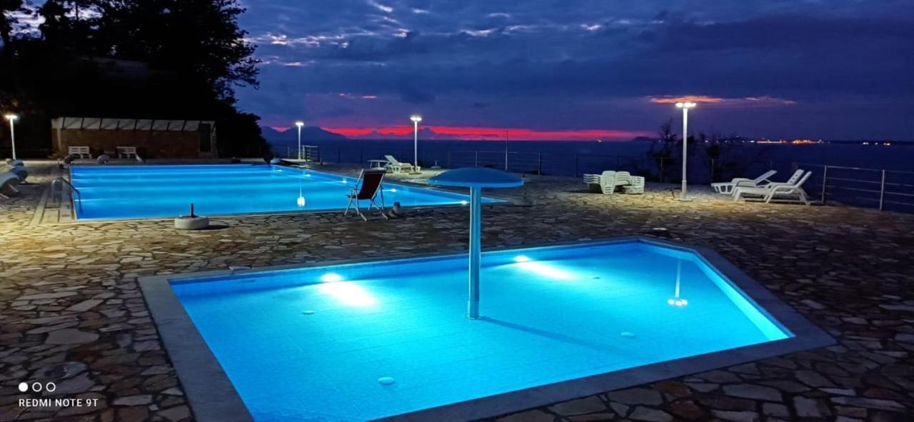 Iris * Vlorë