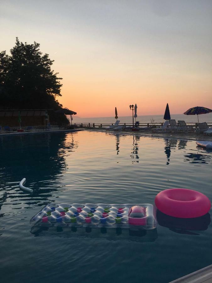 Iris * Vlorë